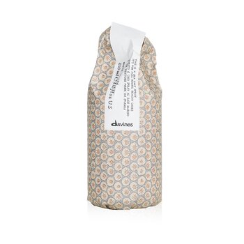 More Inside This Is A Sea Salt Spray (For Full-Bodied, Beachy Looks) - 250ml/8.45oz