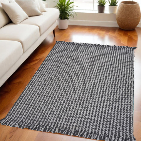 5' X 8' Gray And Light Gray Wool Houndstooth Hand Woven Area Rug With Fringe