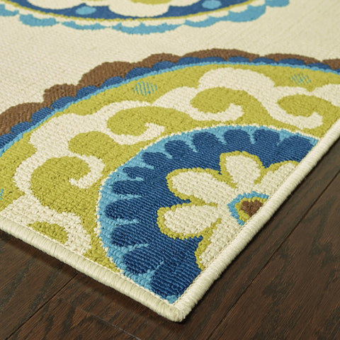 8' Green And Ivory Floral Indoor Outdoor Area Rug