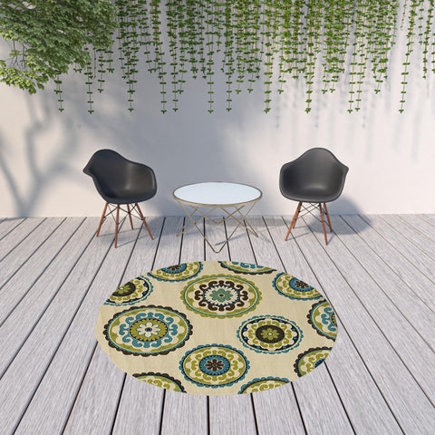 8' X 8' Green And Ivory Round Floral Indoor Outdoor Area Rug