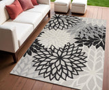 4' X 6' Black And White Indoor Outdoor Area Rug