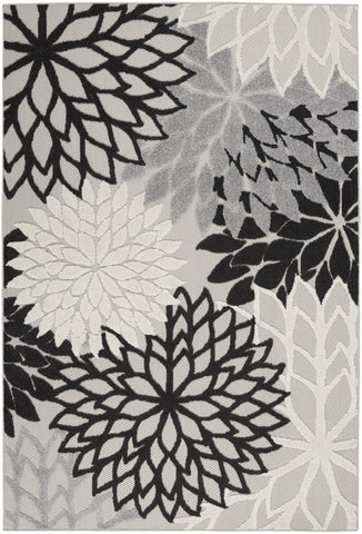 5' X 7' Black And White Floral Indoor Outdoor Area Rug