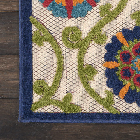 7' X 10' Ivory And Blue Indoor Outdoor Area Rug
