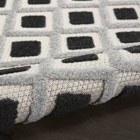 5' X 8' Black And White Indoor Outdoor Area Rug