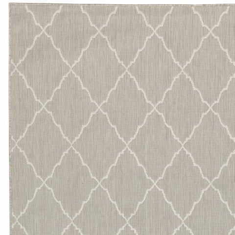 7' X 9' Gray And Ivory Indoor Outdoor Area Rug