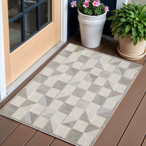 3' X 5' Gray Geometric Stain Resistant Indoor Outdoor Area Rug