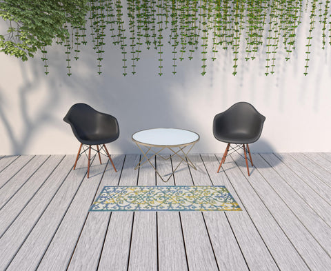 6' Ivory And Blue Indoor Outdoor Area Rug