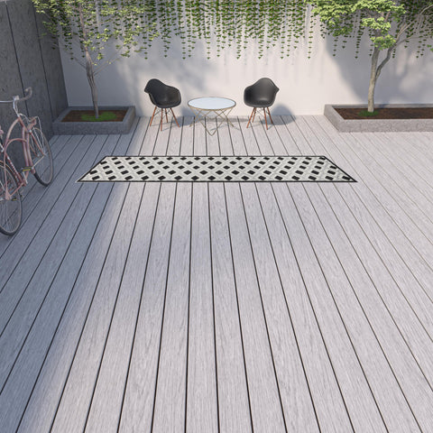 12' Black And White Indoor Outdoor Runner Rug