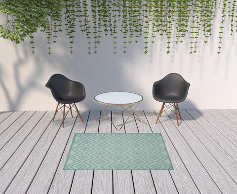 4' X 6' Aqua Indoor Outdoor Area Rug