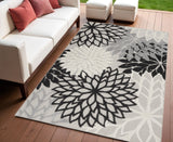 4' X 6' Black And White Floral Indoor Outdoor Area Rug