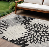 7' X 10' Black And White Floral Indoor Outdoor Area Rug