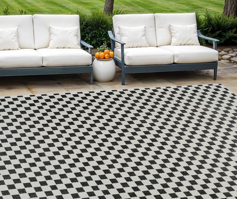 6' X 9' Black and White Geometric Distressed Indoor Outdoor Area Rug