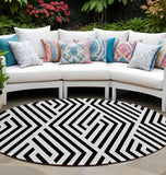 8' Black And White Round Geometric Washable Indoor Outdoor Area Rug