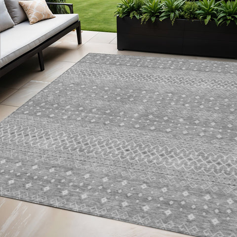 5' X 8' Silver Gray And Ivory Tribal Washable Indoor Outdoor Area Rug