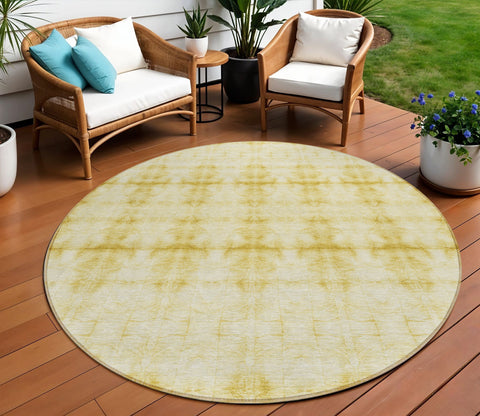 8' Wheat And Gold Round Geometric Washable Indoor Outdoor Area Rug