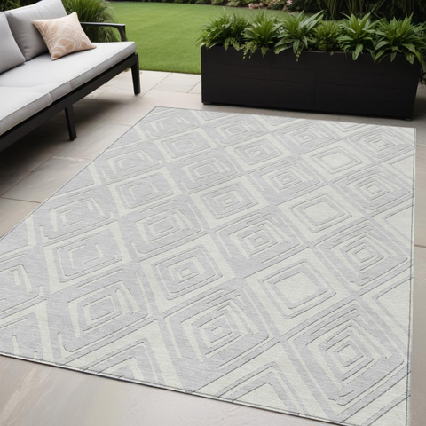 5' X 8' Silver And Ivory Geometric Washable Indoor Outdoor Area Rug